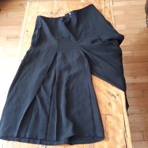 *Free with purchase, just add to bundle* flared capris. Size L on tag but M